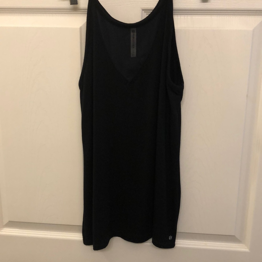 Fabletics top